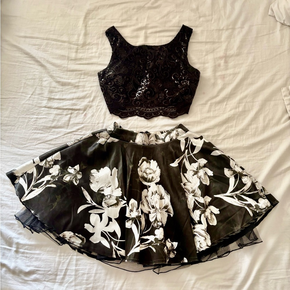 Jodi Kristopher Monochrome Floral Ensemble